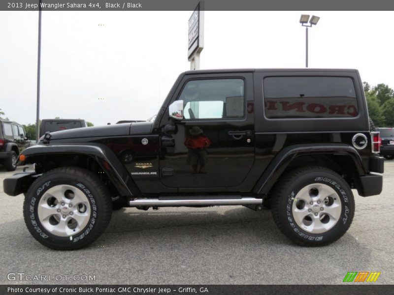  2013 Wrangler Sahara 4x4 Black