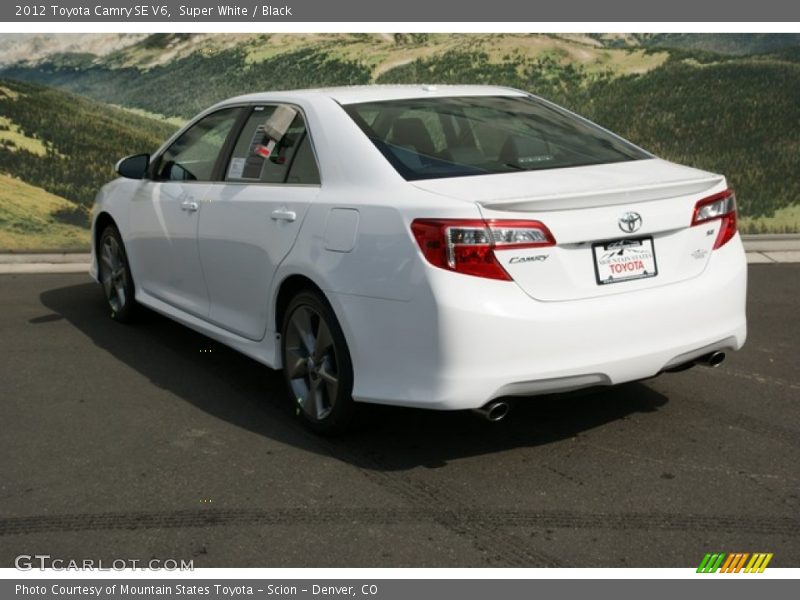 Super White / Black 2012 Toyota Camry SE V6