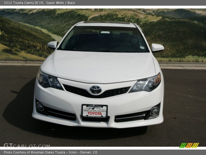 Super White / Black 2012 Toyota Camry SE V6