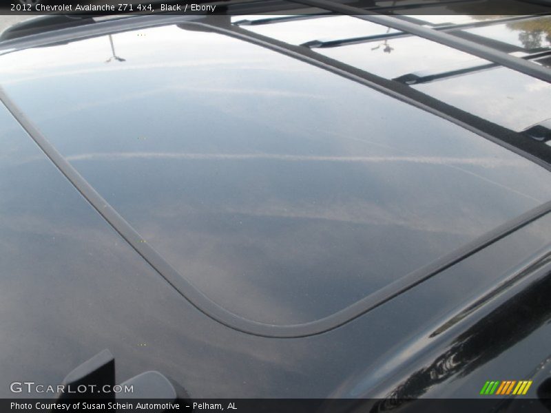 Black / Ebony 2012 Chevrolet Avalanche Z71 4x4
