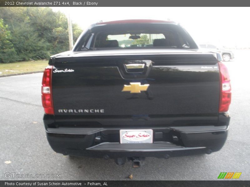 Black / Ebony 2012 Chevrolet Avalanche Z71 4x4