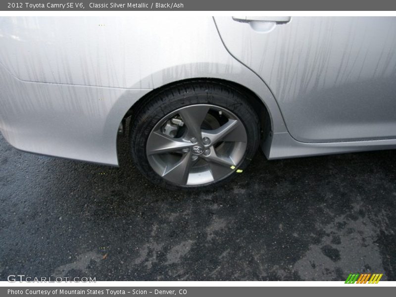 Classic Silver Metallic / Black/Ash 2012 Toyota Camry SE V6