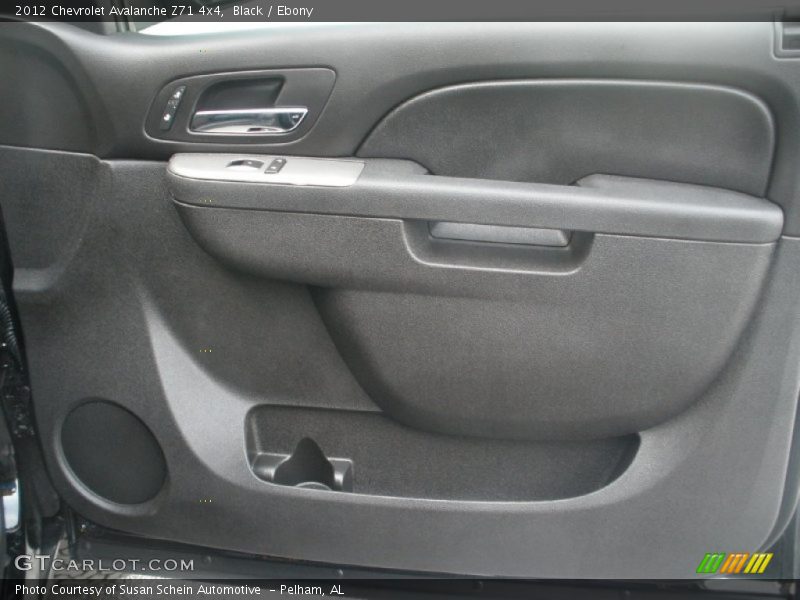 Black / Ebony 2012 Chevrolet Avalanche Z71 4x4