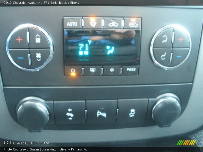 Black / Ebony 2012 Chevrolet Avalanche Z71 4x4