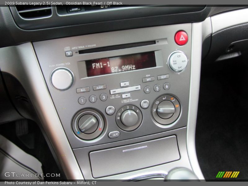 Obsidian Black Pearl / Off Black 2009 Subaru Legacy 2.5i Sedan