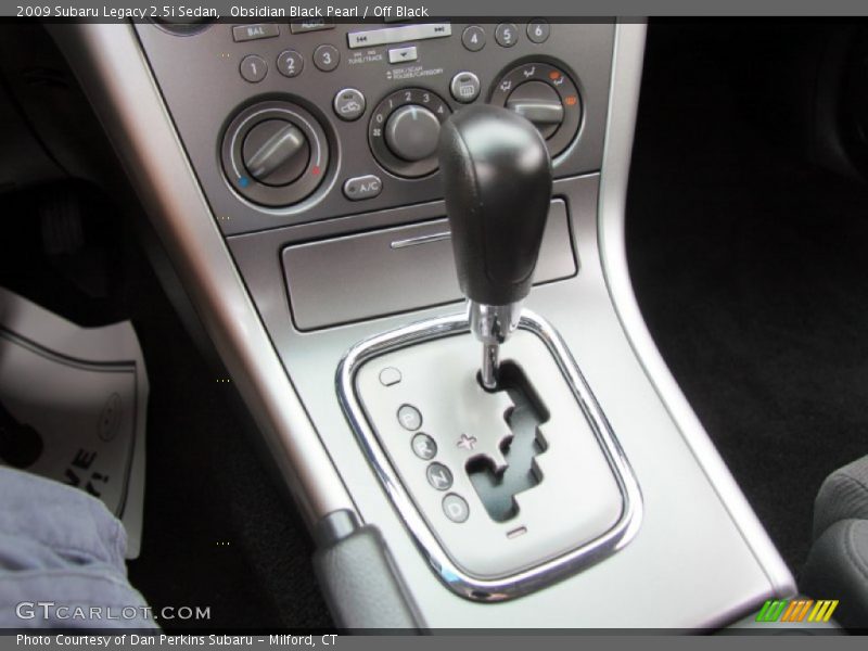 Obsidian Black Pearl / Off Black 2009 Subaru Legacy 2.5i Sedan