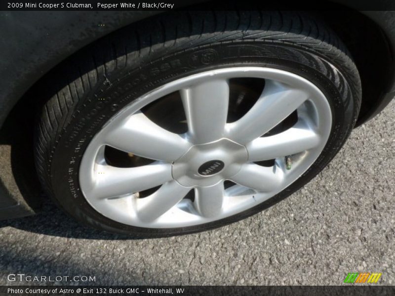 Pepper White / Black/Grey 2009 Mini Cooper S Clubman