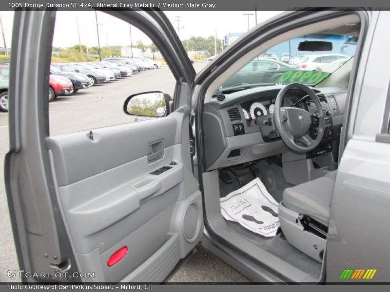 Mineral Gray Metallic / Medium Slate Gray 2005 Dodge Durango ST 4x4