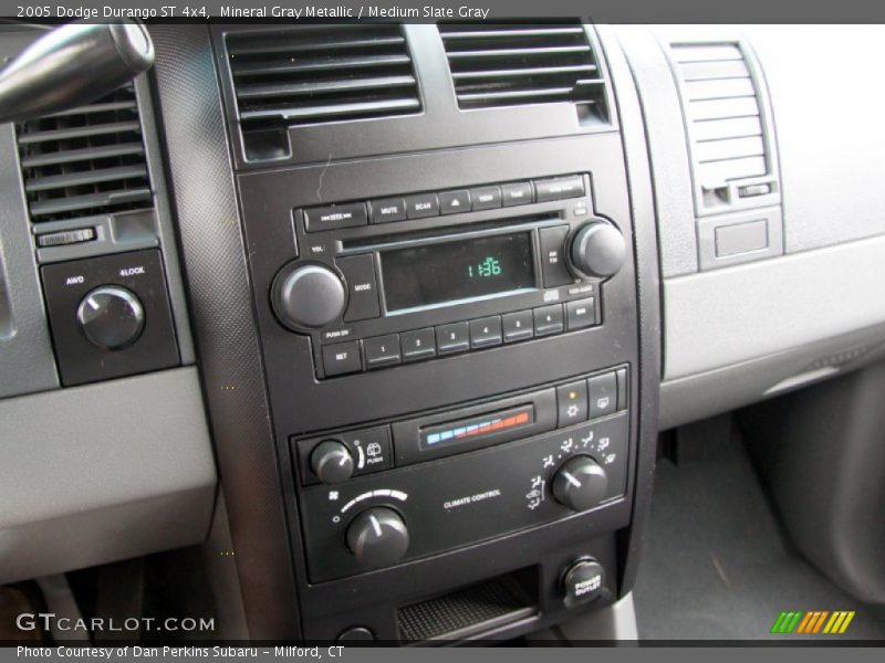 Controls of 2005 Durango ST 4x4