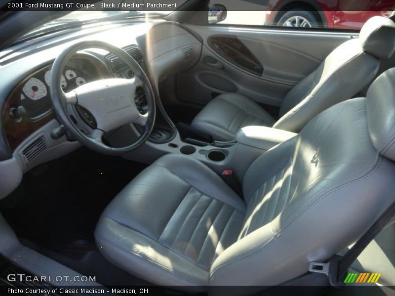 Black / Medium Parchment 2001 Ford Mustang GT Coupe