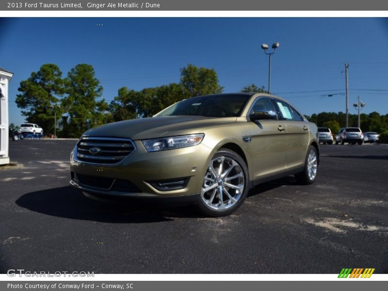 Front 3/4 View of 2013 Taurus Limited