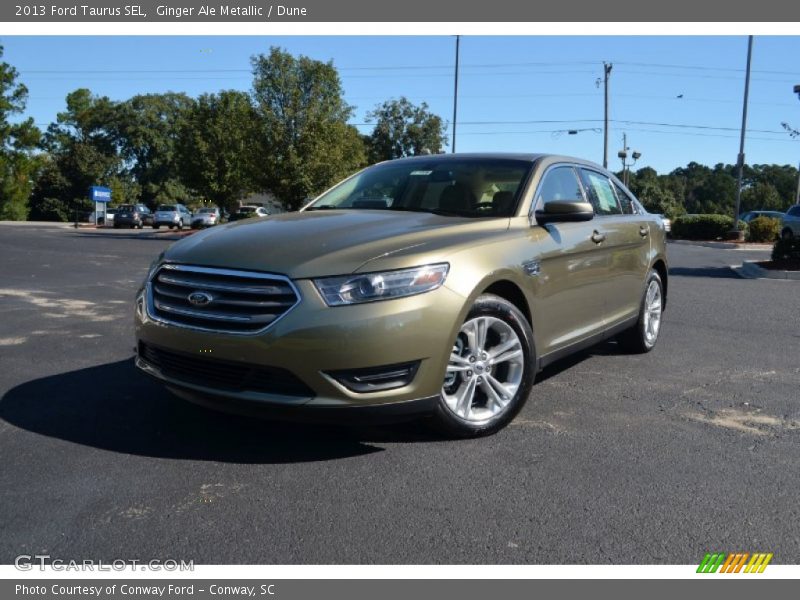 Front 3/4 View of 2013 Taurus SEL