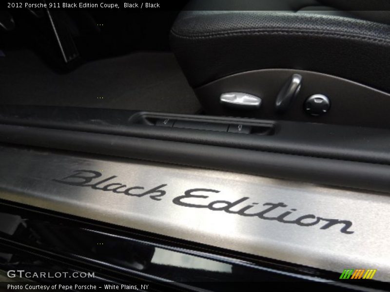  2012 911 Black Edition Coupe Logo