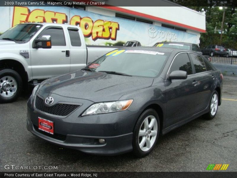 Magnetic Gray Metallic / Charcoal 2009 Toyota Camry SE