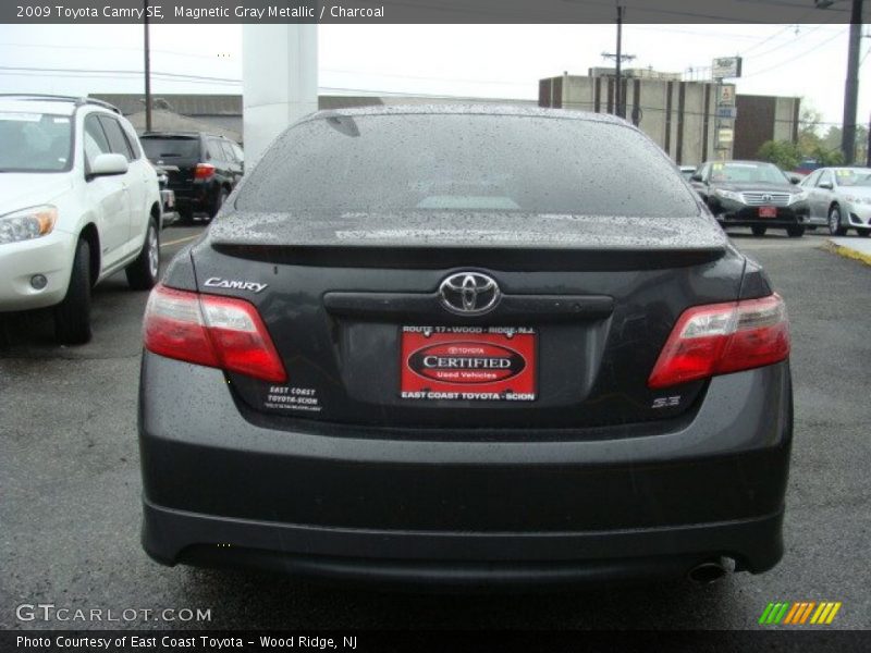 Magnetic Gray Metallic / Charcoal 2009 Toyota Camry SE