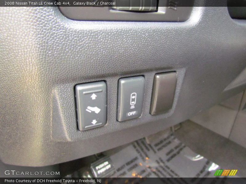 Galaxy Black / Charcoal 2008 Nissan Titan LE Crew Cab 4x4