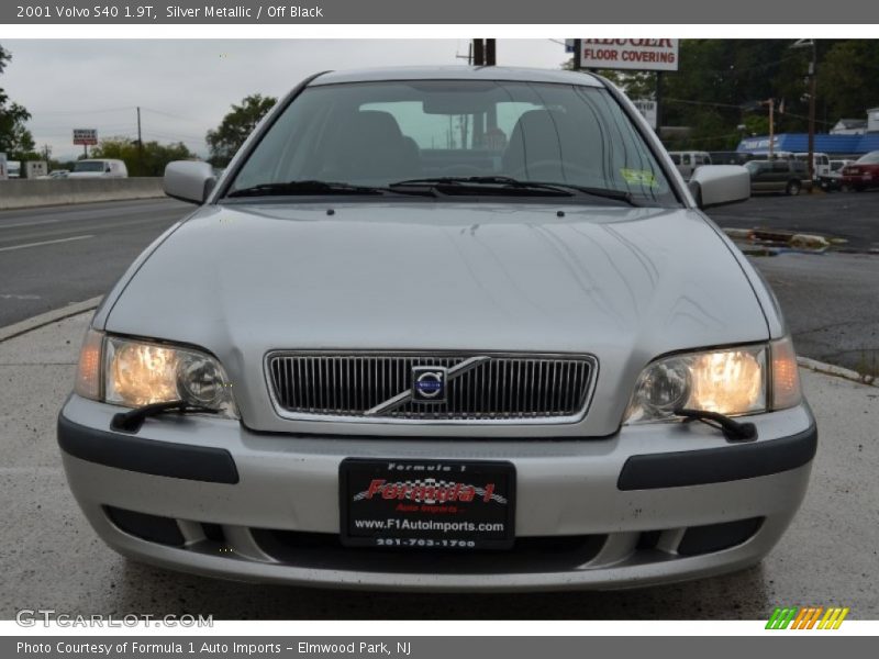 Silver Metallic / Off Black 2001 Volvo S40 1.9T