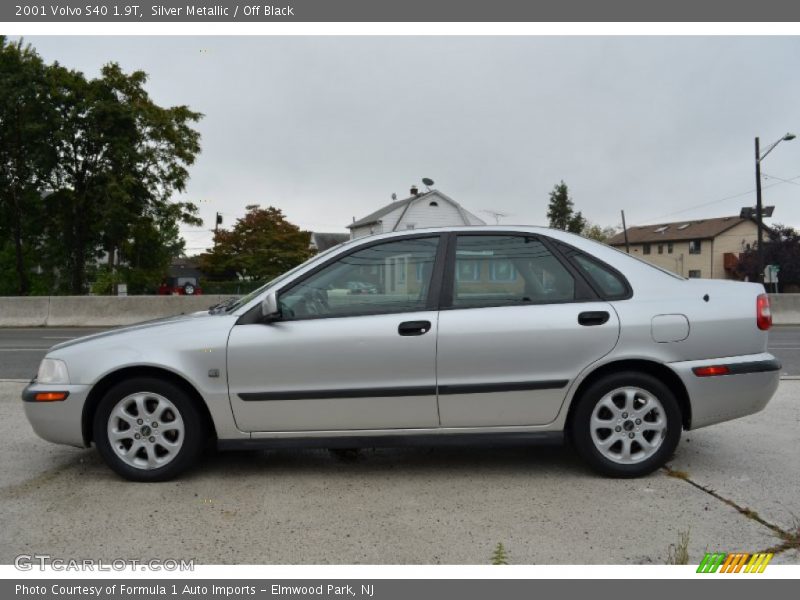 Silver Metallic / Off Black 2001 Volvo S40 1.9T