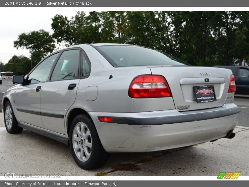 Silver Metallic / Off Black 2001 Volvo S40 1.9T