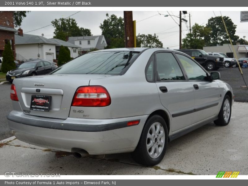 Silver Metallic / Off Black 2001 Volvo S40 1.9T