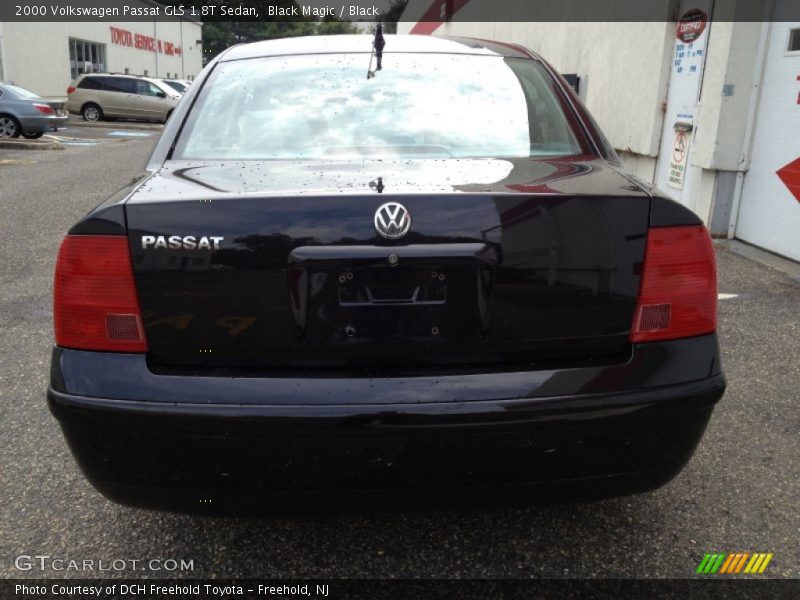 Black Magic / Black 2000 Volkswagen Passat GLS 1.8T Sedan