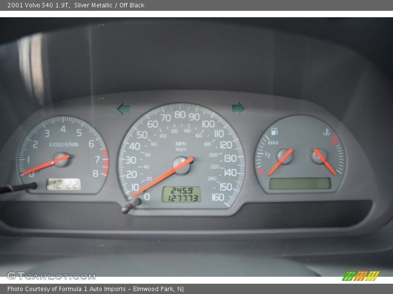 Silver Metallic / Off Black 2001 Volvo S40 1.9T