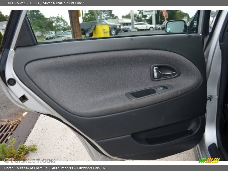 Silver Metallic / Off Black 2001 Volvo S40 1.9T