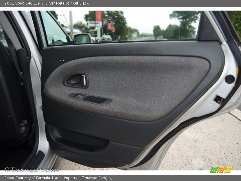 Silver Metallic / Off Black 2001 Volvo S40 1.9T