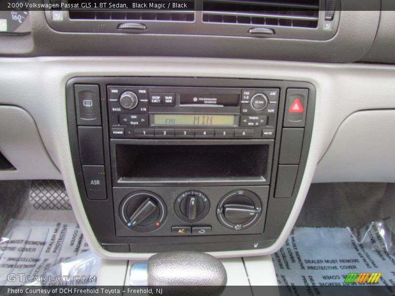 Black Magic / Black 2000 Volkswagen Passat GLS 1.8T Sedan