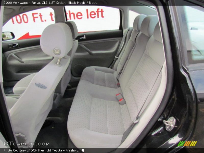 Black Magic / Black 2000 Volkswagen Passat GLS 1.8T Sedan