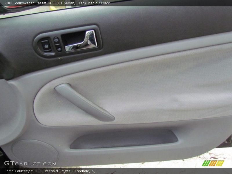 Black Magic / Black 2000 Volkswagen Passat GLS 1.8T Sedan