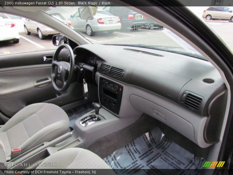 Black Magic / Black 2000 Volkswagen Passat GLS 1.8T Sedan