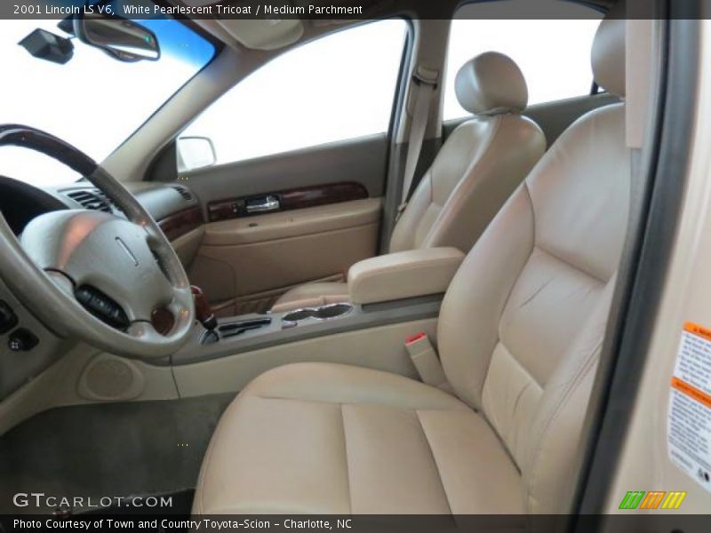 White Pearlescent Tricoat / Medium Parchment 2001 Lincoln LS V6