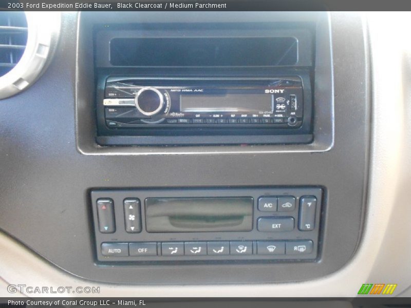 Black Clearcoat / Medium Parchment 2003 Ford Expedition Eddie Bauer