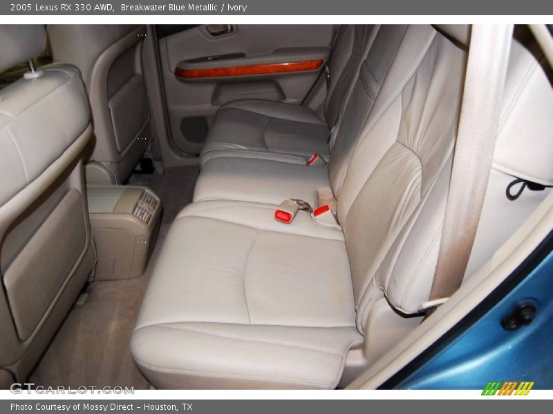 Rear Seat of 2005 RX 330 AWD