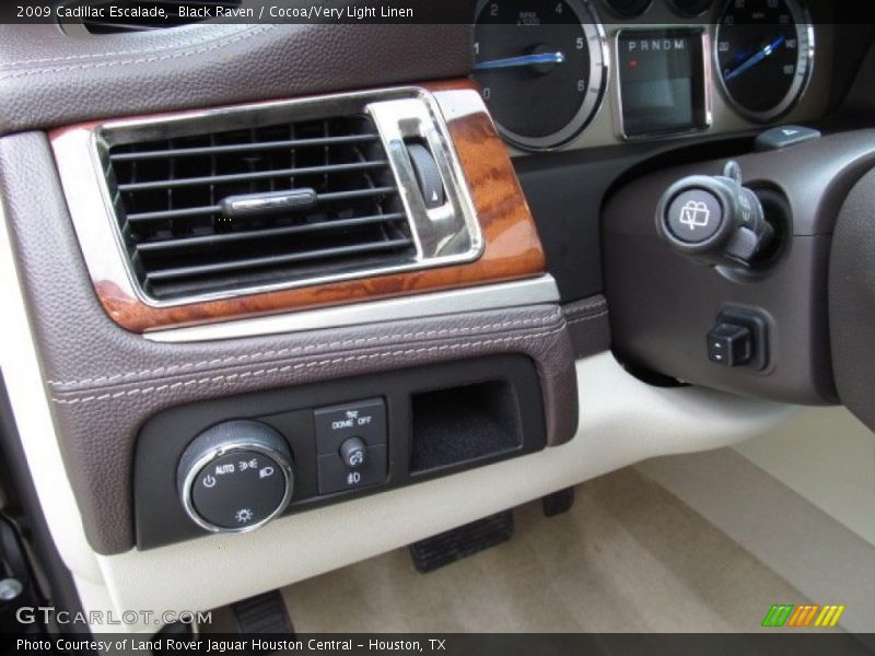 Controls of 2009 Escalade 