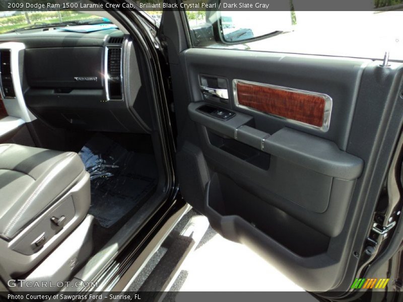 Brilliant Black Crystal Pearl / Dark Slate Gray 2009 Dodge Ram 1500 Laramie Crew Cab