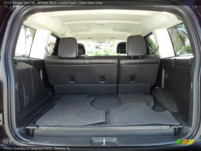 Brilliant Black Crystal Pearl / Dark Slate Gray 2010 Dodge Nitro SE