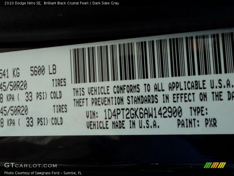 Brilliant Black Crystal Pearl / Dark Slate Gray 2010 Dodge Nitro SE