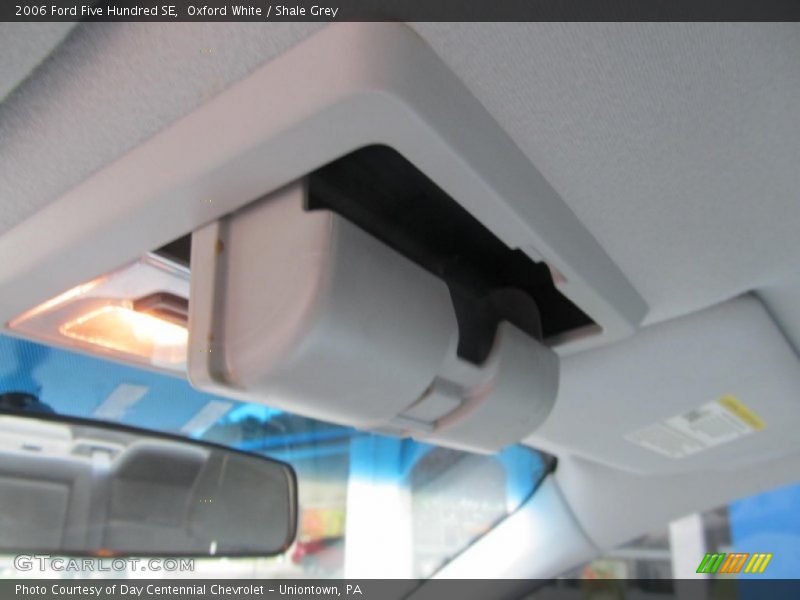 Oxford White / Shale Grey 2006 Ford Five Hundred SE