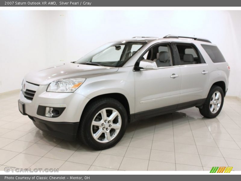 Silver Pearl / Gray 2007 Saturn Outlook XR AWD