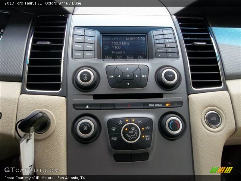 Controls of 2013 Taurus SE