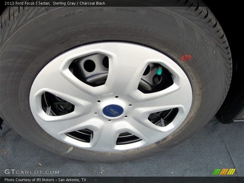 Sterling Gray / Charcoal Black 2013 Ford Focus S Sedan