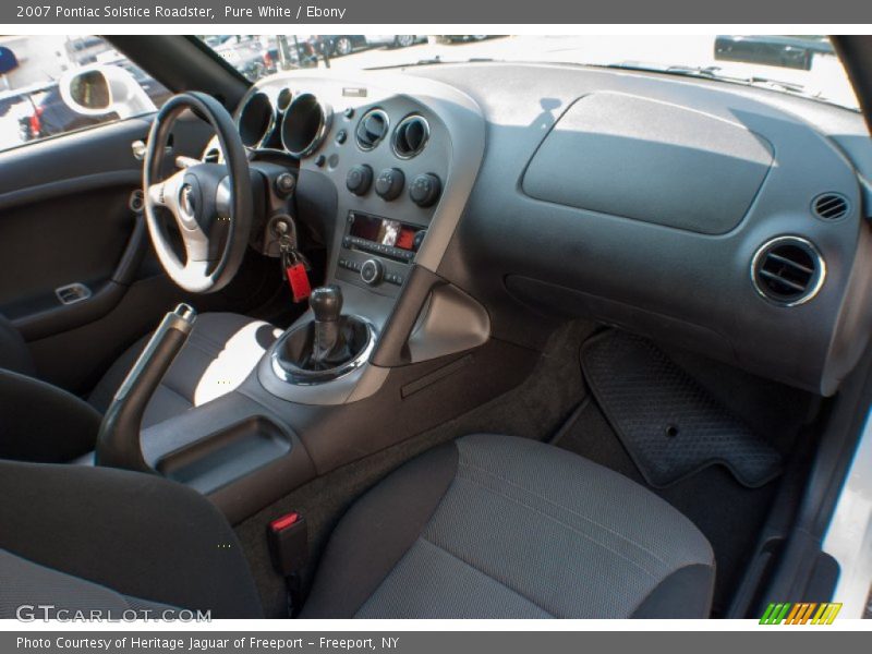 Pure White / Ebony 2007 Pontiac Solstice Roadster