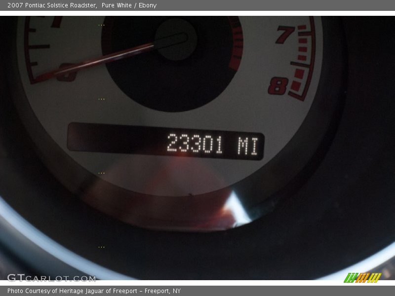 Pure White / Ebony 2007 Pontiac Solstice Roadster