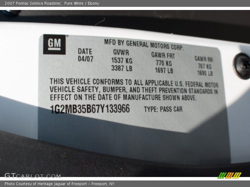 Pure White / Ebony 2007 Pontiac Solstice Roadster