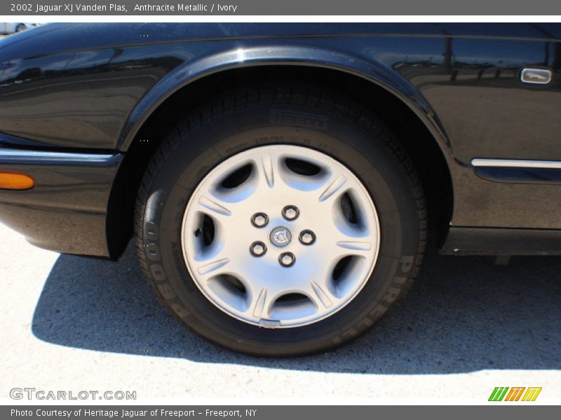 Anthracite Metallic / Ivory 2002 Jaguar XJ Vanden Plas