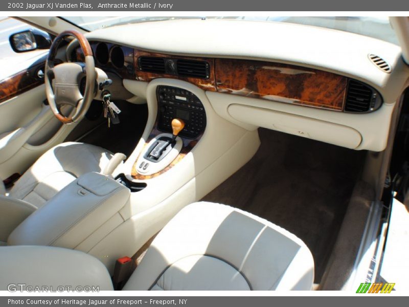 Anthracite Metallic / Ivory 2002 Jaguar XJ Vanden Plas