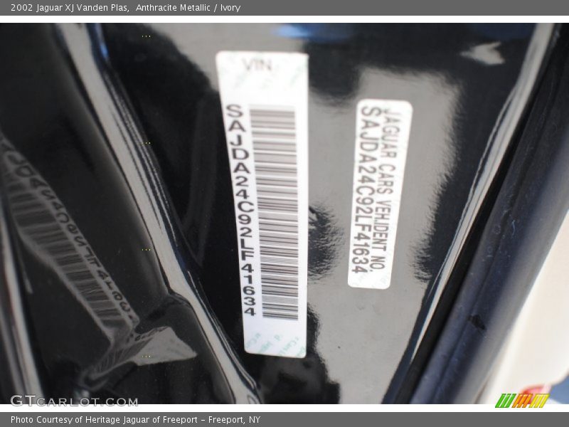 Anthracite Metallic / Ivory 2002 Jaguar XJ Vanden Plas