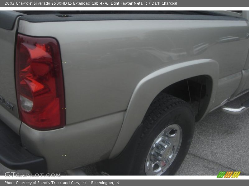Light Pewter Metallic / Dark Charcoal 2003 Chevrolet Silverado 2500HD LS Extended Cab 4x4